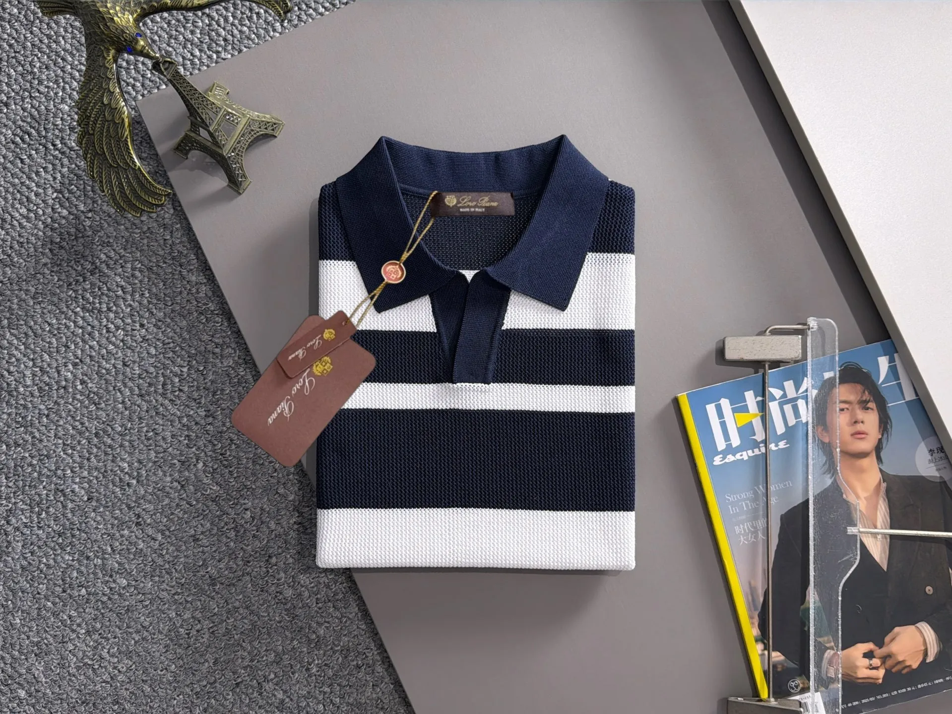 LP high quality Loro Piana 26ss New Arrival men's short-sleeved T-shirt. Made of combed cotton yarn knitted cotton fabric, no pressure when entering and exiting the counter. Exclusive control of raw materials. It feels substantial when weighed, and the upper body is more textured than ordinary T-shirts. This texture can handle the weather easily and is suitable for both hot and cold! Loose fit design, looks noble. The only correct version is available Size: M to 3XL